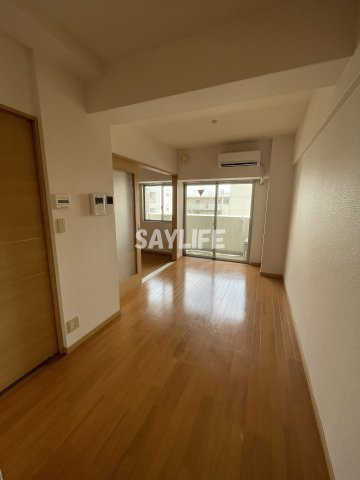 グランガーデン足代新町の居間・リビング