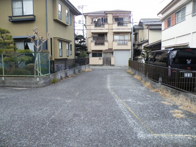 コスモハイツらんの駐車場