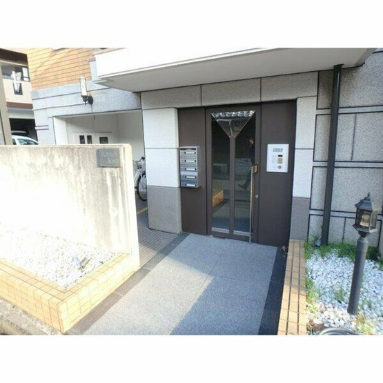 【エントランス】 | ウィスタリア曽根