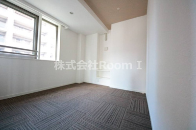 【洋室】 | ロイヤルパークス桃坂 | 使い勝手のいい洋室です