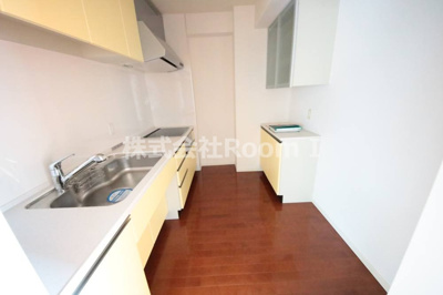 【キッチン】 | ロイヤルパークス桃坂 | キッチンでお料理をお楽しみください