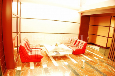 【ロビー】 | ロイヤルパークス桃坂 | ロビーです