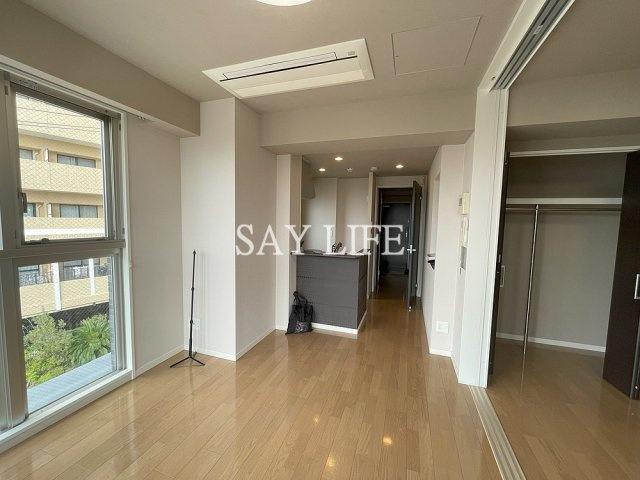 プレミアム菱屋西の居間・リビング