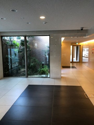 【ロビー】 | エバーグリーン鶴見Ⅱ | 清潔なロビーです