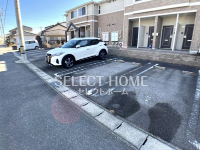 【駐車場】 | マリポーサ | 車をお持ちの方に嬉しい駐車場付きの物件です