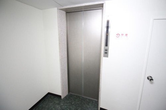 【その他共用部分】 | 日々の生活には欠かせないエレベーターも完備♪