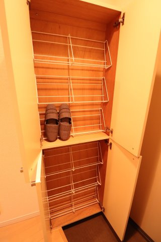 フォセットの収納|同間取り別部屋の参考写真です。