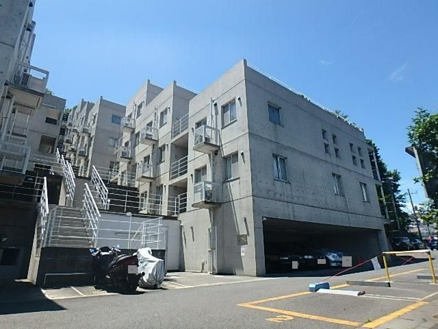 グリューンベルグ生田の外観