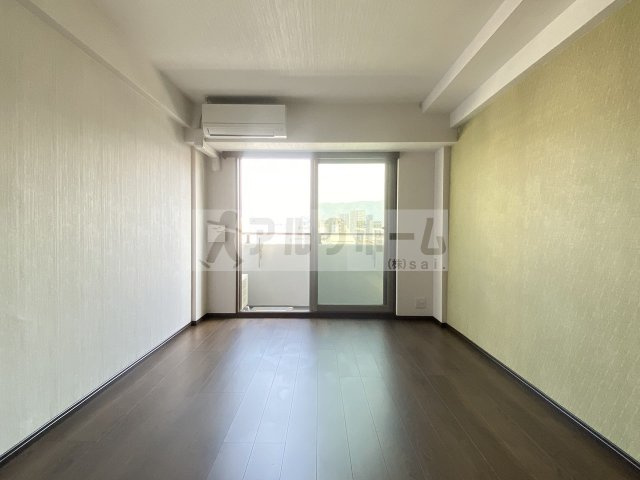 ヒルズ八尾本町の居間・リビング