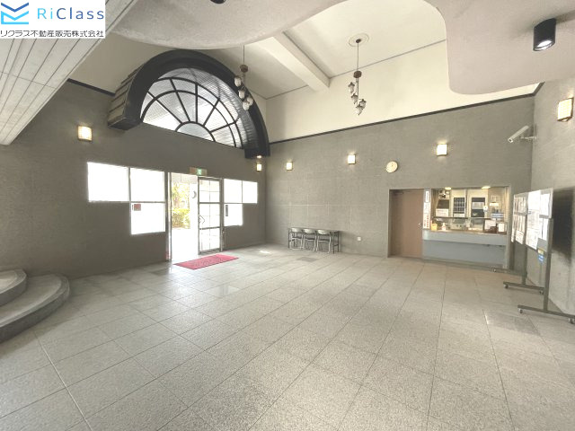 ライオンズマンション鈴蘭台2番館のエントランス|落ち着いたエントランスです