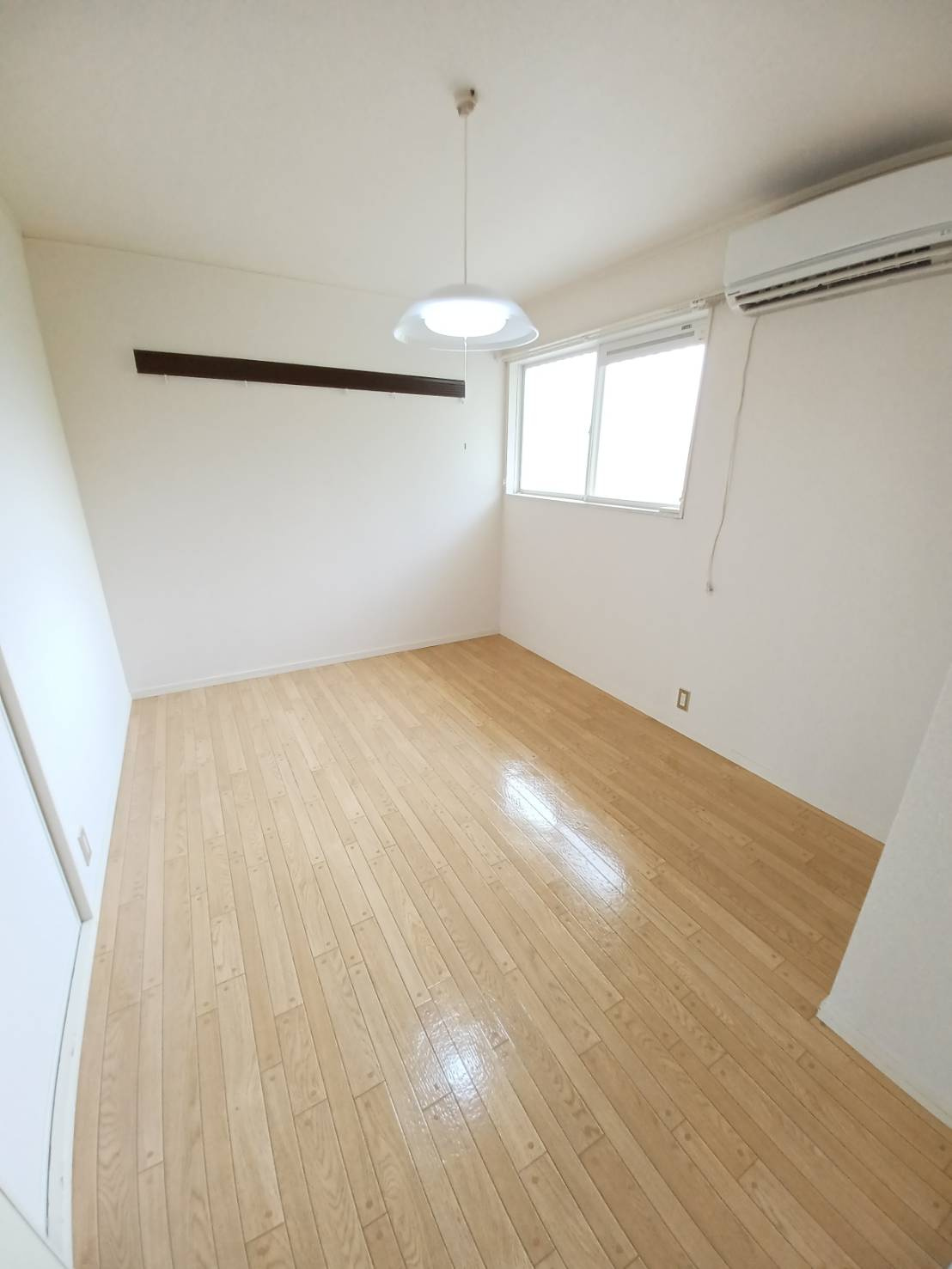 プラッツ石塚の洋室