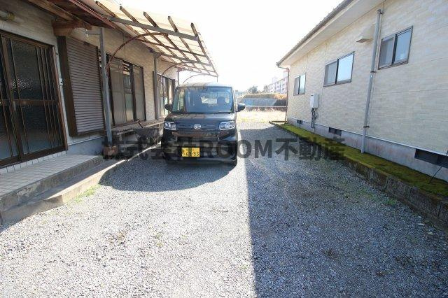 ミツヒロ貸家の駐車場|駐車場です