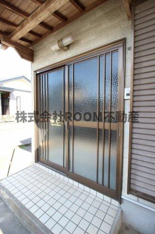 ミツヒロ貸家の玄関|明るい玄関です