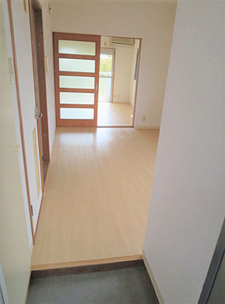 シャトレ新町の玄関