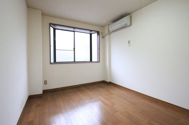 レジデンス光陽の洋室