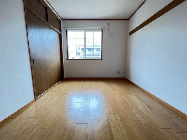 フルールサトロの洋室