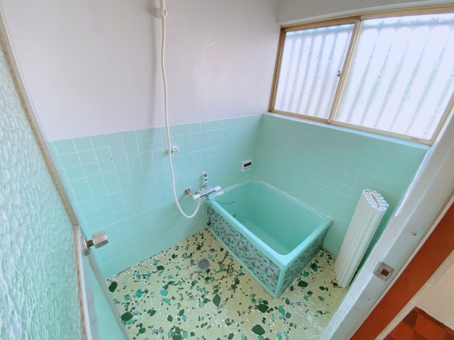 半田市岩滑東町戸建ての浴室