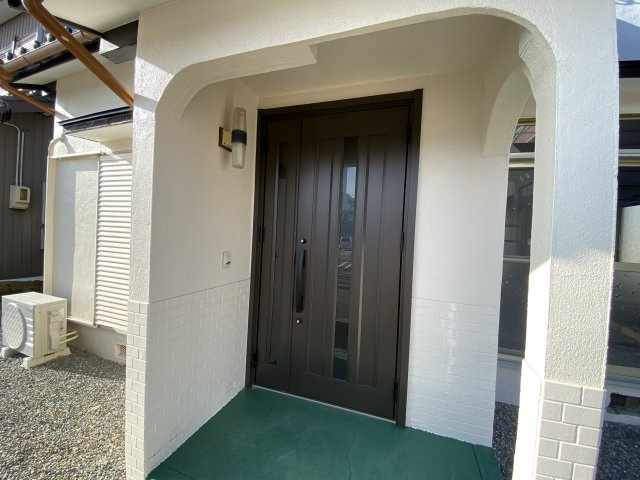 半田市岩滑東町戸建てのエントランス