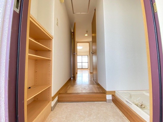 ＭＫビルの玄関