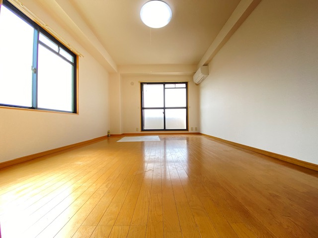 ＭＫビルの洋室