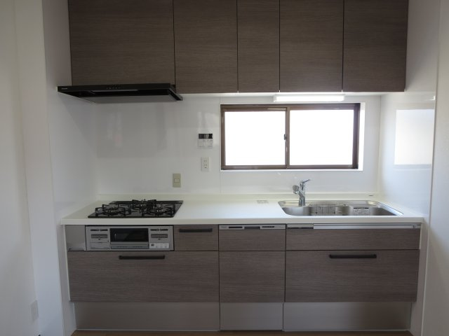 中古戸建　四條畷市大字清瀧（平成11年築）のキッチン|キレイで設備・収納充実したキッチン！
