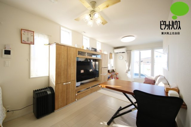 東大和市芋窪4丁目 ご両親と同居できる 築浅2世帯住宅 広々ガレージ 庭付き 中古一戸建て 二世帯住宅 ビルトインガレージ 倉庫2ヶ所 ルーフバルコニー 庭10坪以上 東大和の不動産 ピタットハウス東大和上北台店