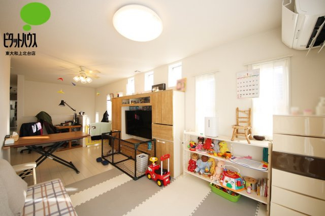 東大和市芋窪4丁目 ご両親と同居できる 築浅2世帯住宅 広々ガレージ 庭付き 中古一戸建て 二世帯住宅 ビルトインガレージ 倉庫2ヶ所 ルーフバルコニー 庭10坪以上 東大和の不動産 ピタットハウス東大和上北台店