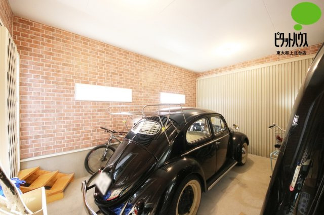 東大和市芋窪4丁目 ご両親と同居できる 築浅2世帯住宅 広々ガレージ 庭付き 中古一戸建て 二世帯住宅 ビルトインガレージ 倉庫2ヶ所 ルーフバルコニー 庭10坪以上 東大和の不動産 ピタットハウス東大和上北台店