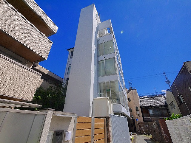 ならまち餅飯殿町ビルの外観|２階部分のお部屋です。
