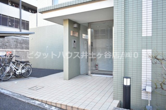 【エントランス】