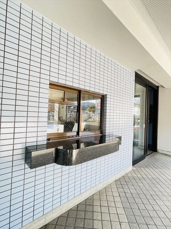 ステイタスマンション桧原のエントランス