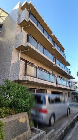 箕面市半町３丁目の賃貸マンションの外観