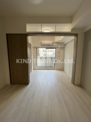 プレサンス天神橋筋六丁目ヴォワールの居間・リビング|こちらの居間で趣味の時間をお楽しみください