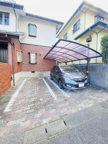 西区生松台2丁目　戸建ての駐車場