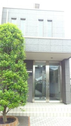 ドルチェ原弐番館のエントランス
