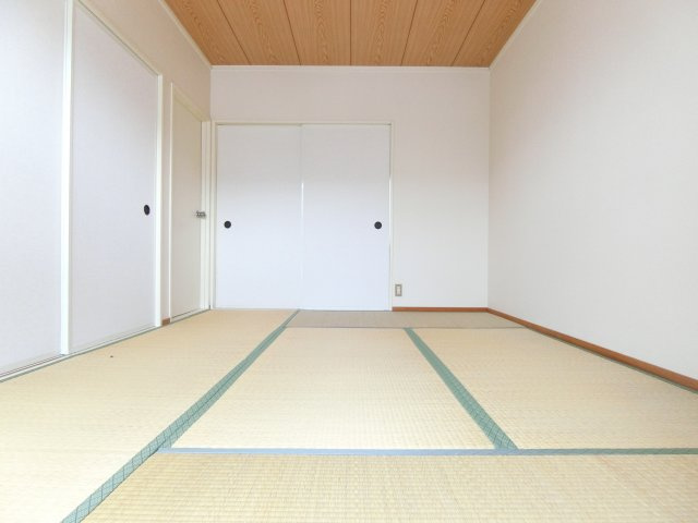 ロイヤルハイツ福田B棟の寝室