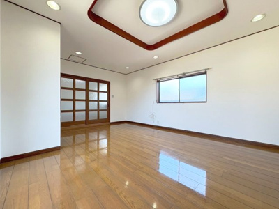 【居間・リビング】 | 豊中市緑丘4丁目貸家
