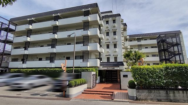 箕面市半町３丁目の賃貸マンションの外観