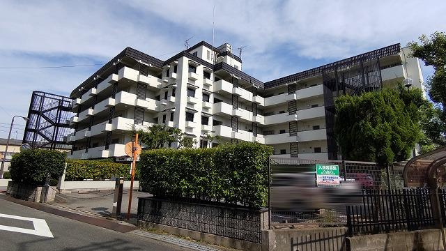 箕面市半町３丁目の賃貸マンションの外観