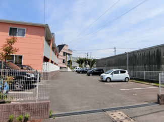 【駐車場】