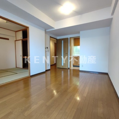 【居間・リビング】 | ステラコート | こちらのリビングで趣味の時間をお楽しみください