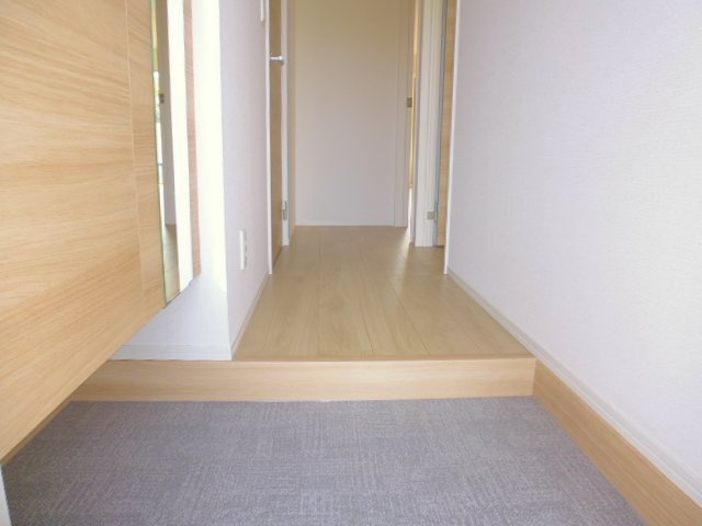 クレドール東塚の玄関