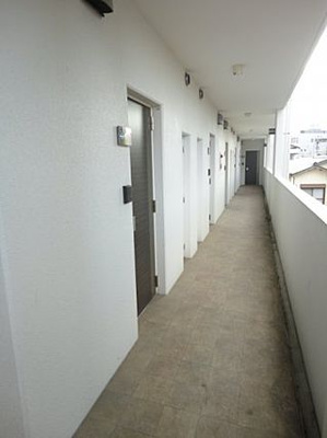【ロビー】 | レ・クルール