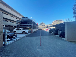 【外観】 | 原則各住戸1台利用可能