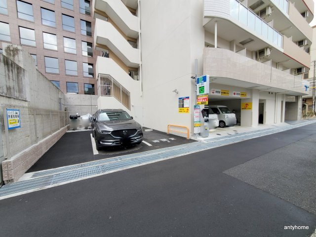 セレニテ江坂アリア　仲介手数料無料の駐車場