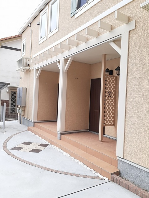 リヴァージュAのエントランス