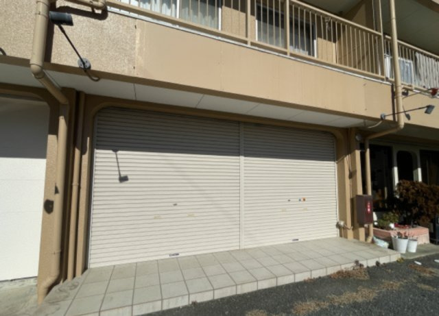 飯尾マンションのエントランス
