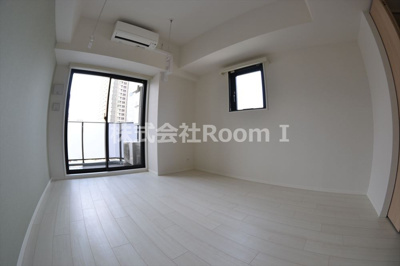 【居間・リビング】 | ルーエ天満橋 | こちらの居間で趣味の時間をお楽しみください