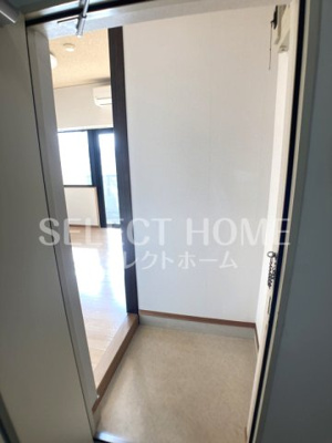 【玄関】 | ＦＬＡＴＳわかまつ | 収納もある玄関です