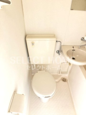【トイレ】 | ＦＬＡＴＳわかまつ | 落ち着いた色調のトイレです